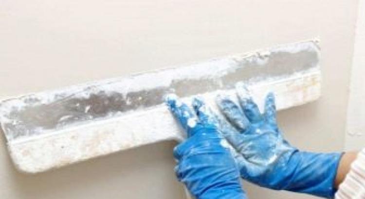 Шпаклевка стен под покраску: основные этапы и нюансы в работе Как зашпаклевать оштукатуренные стены под покраску